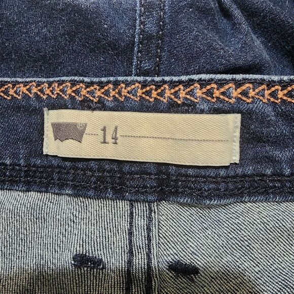 Levi's Blue Jean Shorts (14) - Picture 3 of 3